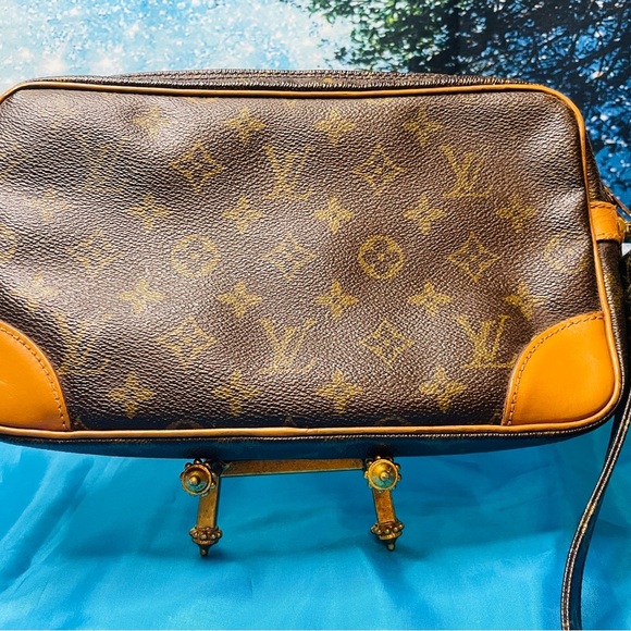 Louis Vuitton Monogram Marly Dragonne Wristlet With COA in VGC - Picture 4 of 13